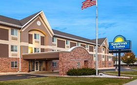 Days Inn & Suites By Wyndham Green Bay Wi